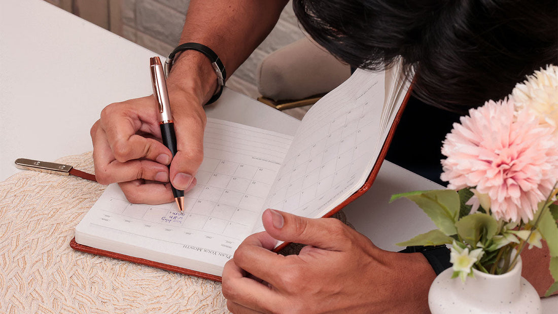 Why Writing in a Diary Boosts Your New Year Resolution?